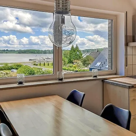 Marina Lindaunis Apartman Boren